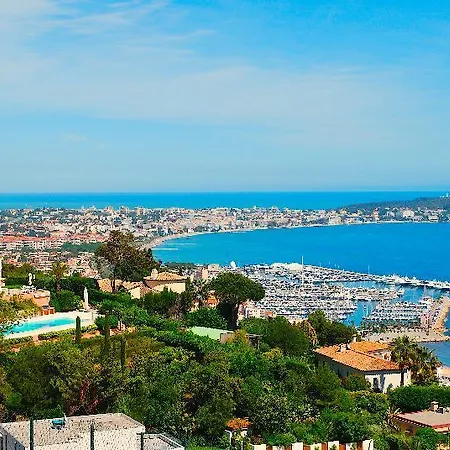 Hotel Levon 3*