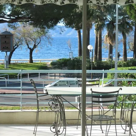 Levon 3* Cannes